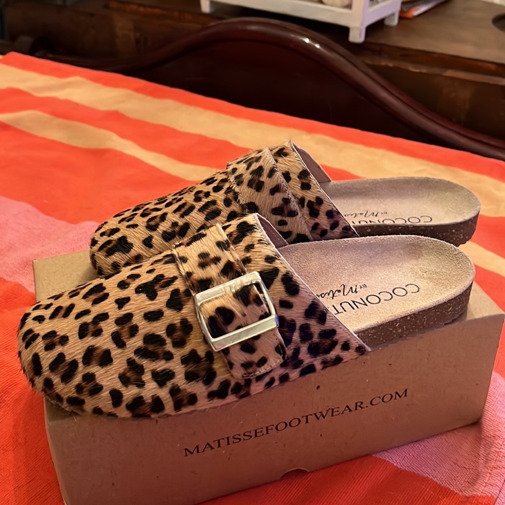 Like New Size 10 fits like a 9! Matisse Coconuts Zella Buckled Leopard Mule